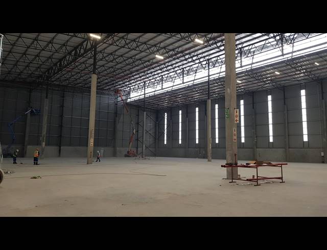 5,600M² WAREHOUSE TO LET IN BRACKENFELL CENTRAL